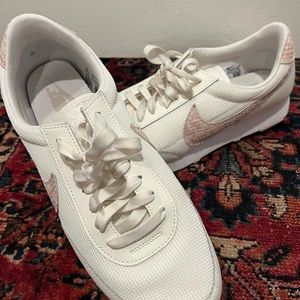 Nike sneakers size 10